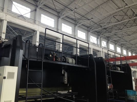 Dubbele koppeling CNC hydraulische plaat buigmachine voor licht paal productielijn